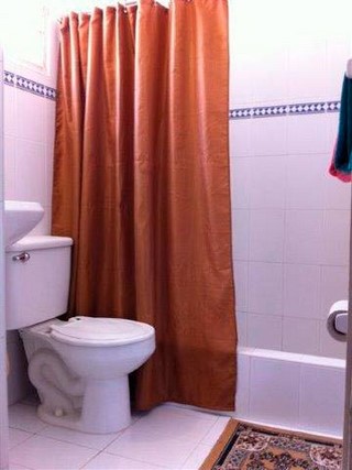 Baño de la habitacion del apartamento independiente Cecilia