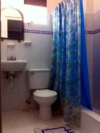 Baño de la habitacion del apartamento independiente Cecilia