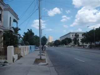 Calle tranquila donde se encuentra el Apartamento Isabel Cristina