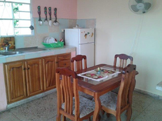 Cocina comedor del apartamento independiente Heriberto 