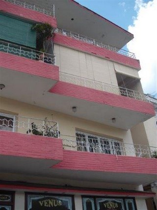 Entrada al edificio del Apartamento Isabel Cristina