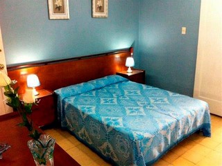 Habitación doble en el apartamento independiente Cecilia