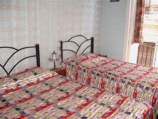 Alquiler de Apartamento con 2 habitaciones dobles o triples, en La Habana Vieja, Cuba