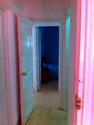 Pasillo entre las habitaciones del apartamento independiente Cecilia