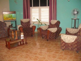 Alquiler del Apartamento de Irene y Colina con 2 habitaciones dobles o triples en Centro Habana, Cuba
