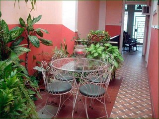Alquiler de 2 habitaciones dobles o triples en Casa Aramis en Centro Habana, Cuba